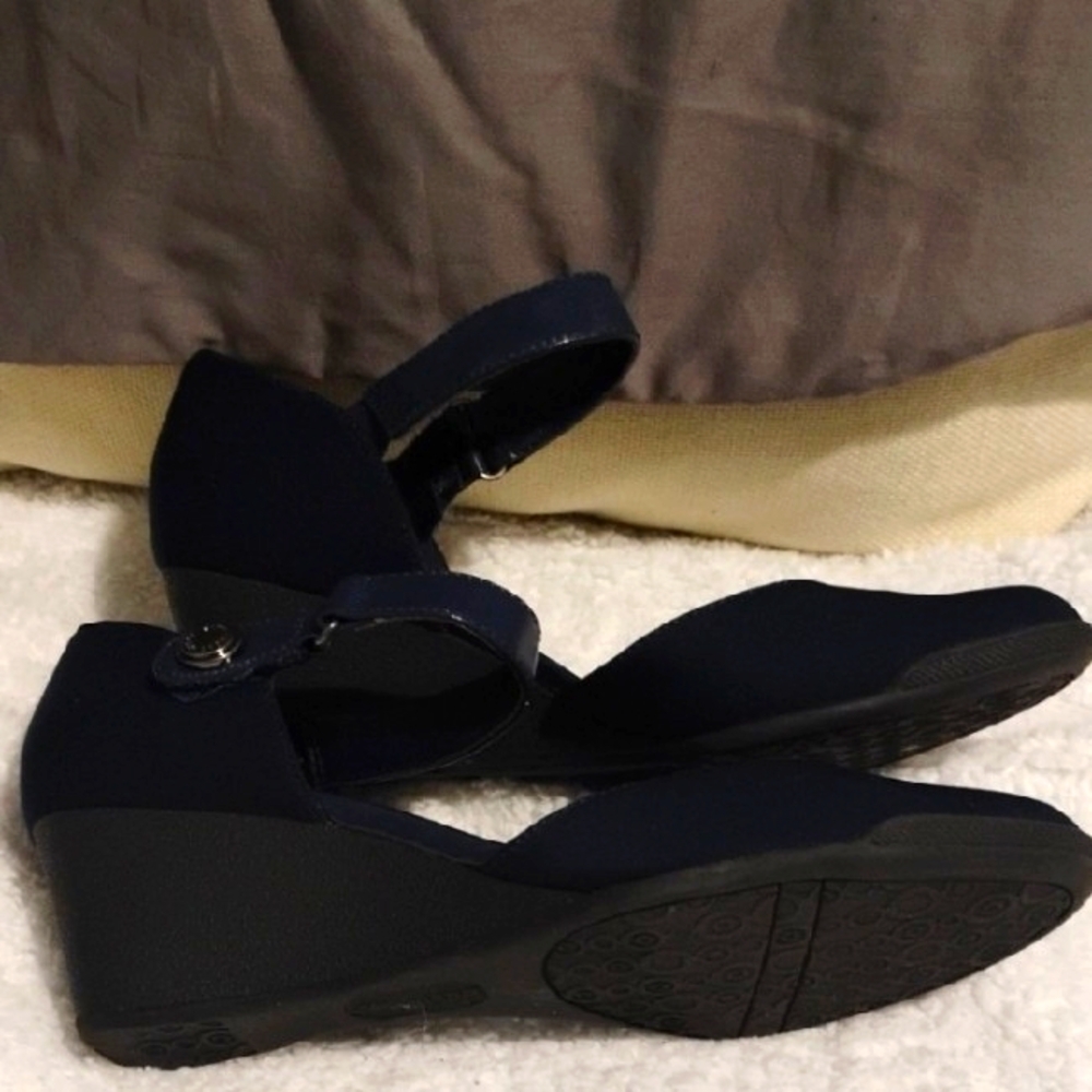Ann Klein Women's Navy Wedge Shoes